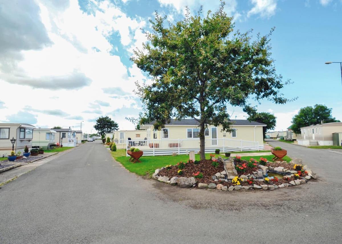Robin Hood Rhyl Hotel ภายนอก รูปภาพ